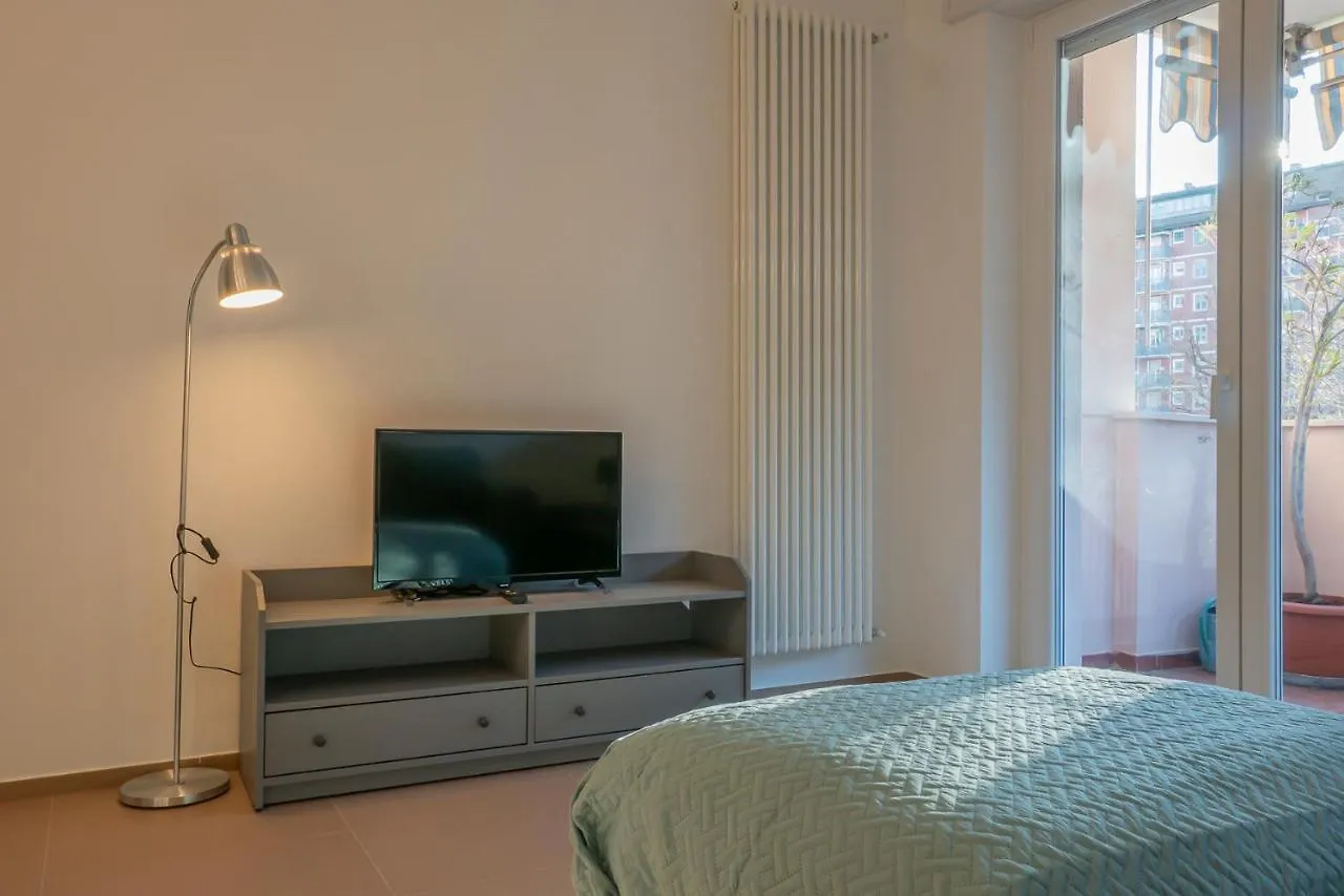 Nuovo E Ampio Appartamento Con Terrazzo - Via Depretis Milan Apartment